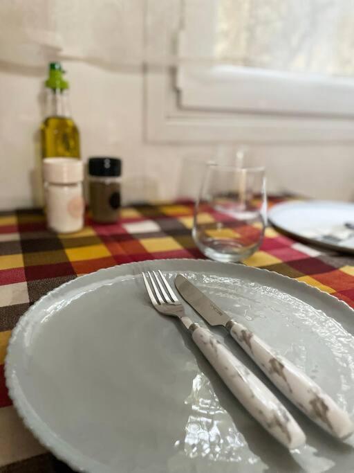 Cute And Quiet Apartment In The Center Of Athena Bagian luar foto