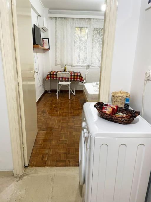 Cute And Quiet Apartment In The Center Of Athena Bagian luar foto