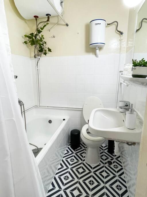 Cute And Quiet Apartment In The Center Of Athena Bagian luar foto